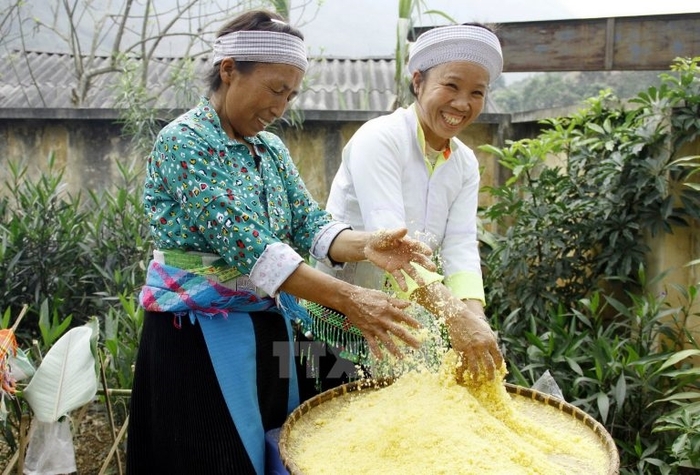 dac san mon com vang cua nguoi hmong ha giang hinh 2