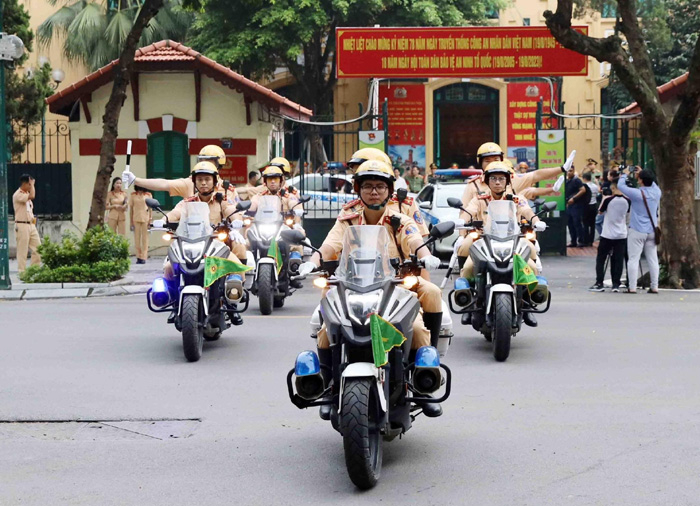 ha noi phat dong phong trao toan dan phan anh vi pham trat tu an toan giao thong hinh 1