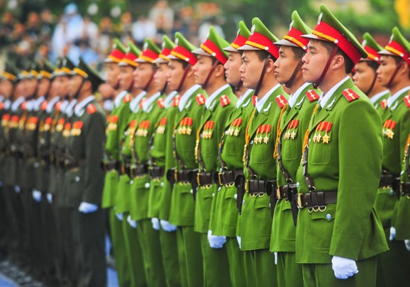 chinh phu tang han tuoi nghi huu voi si quan cong an nhan dan hinh 1