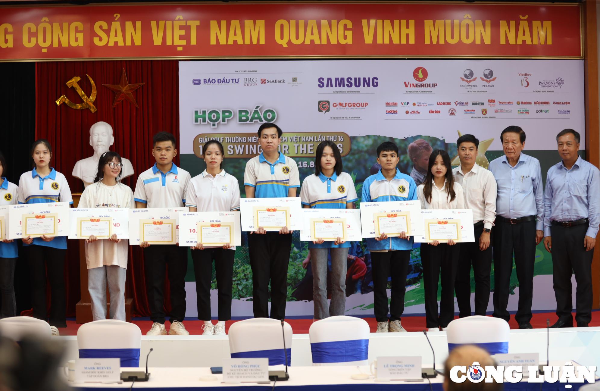 giai golf tu thien thuong nien vi tre em viet nam lan toa tinh than nhan van hinh 1