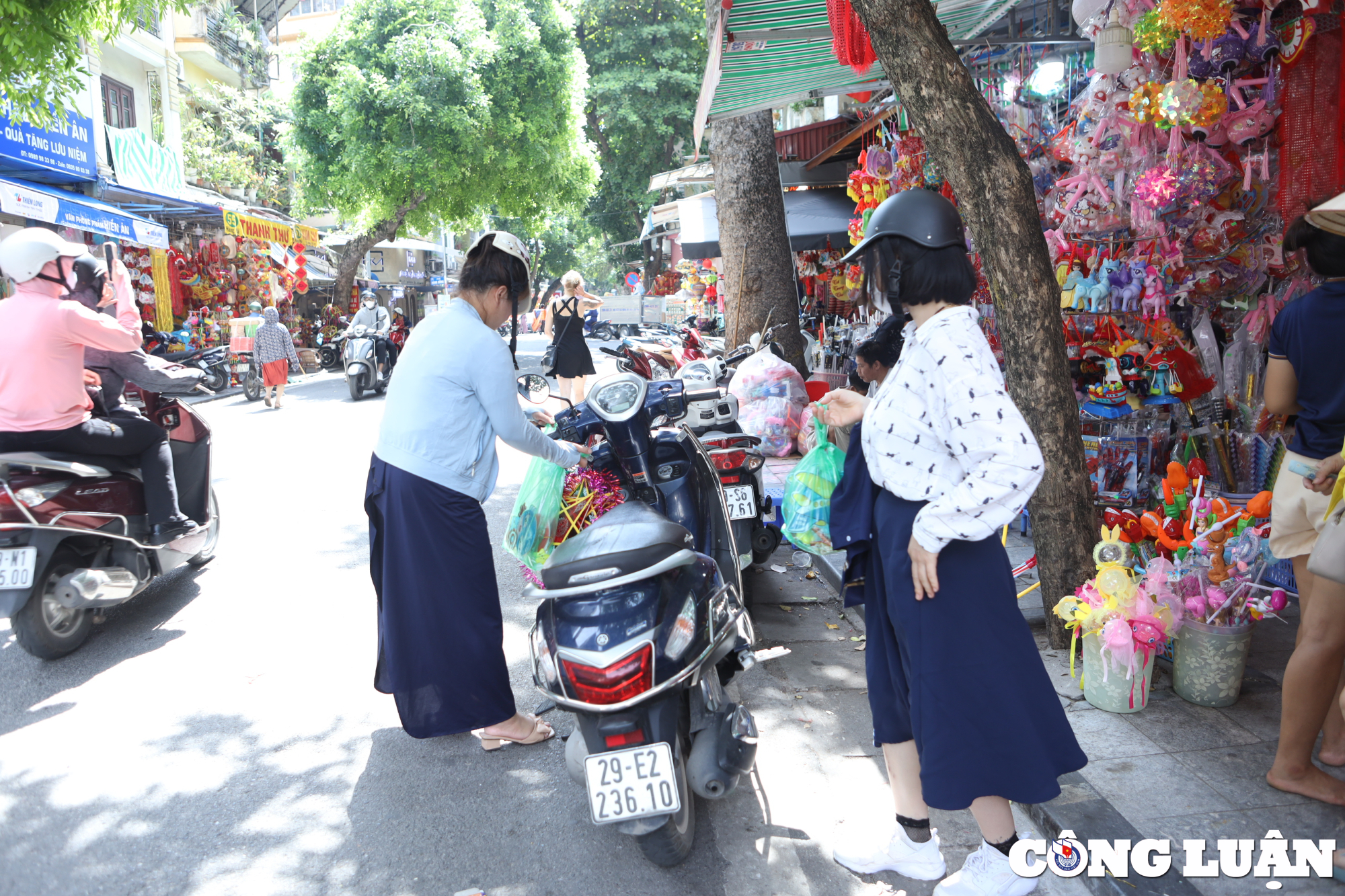 pho hang ma lung linh sac mau truoc dip tet trung thu hinh 3