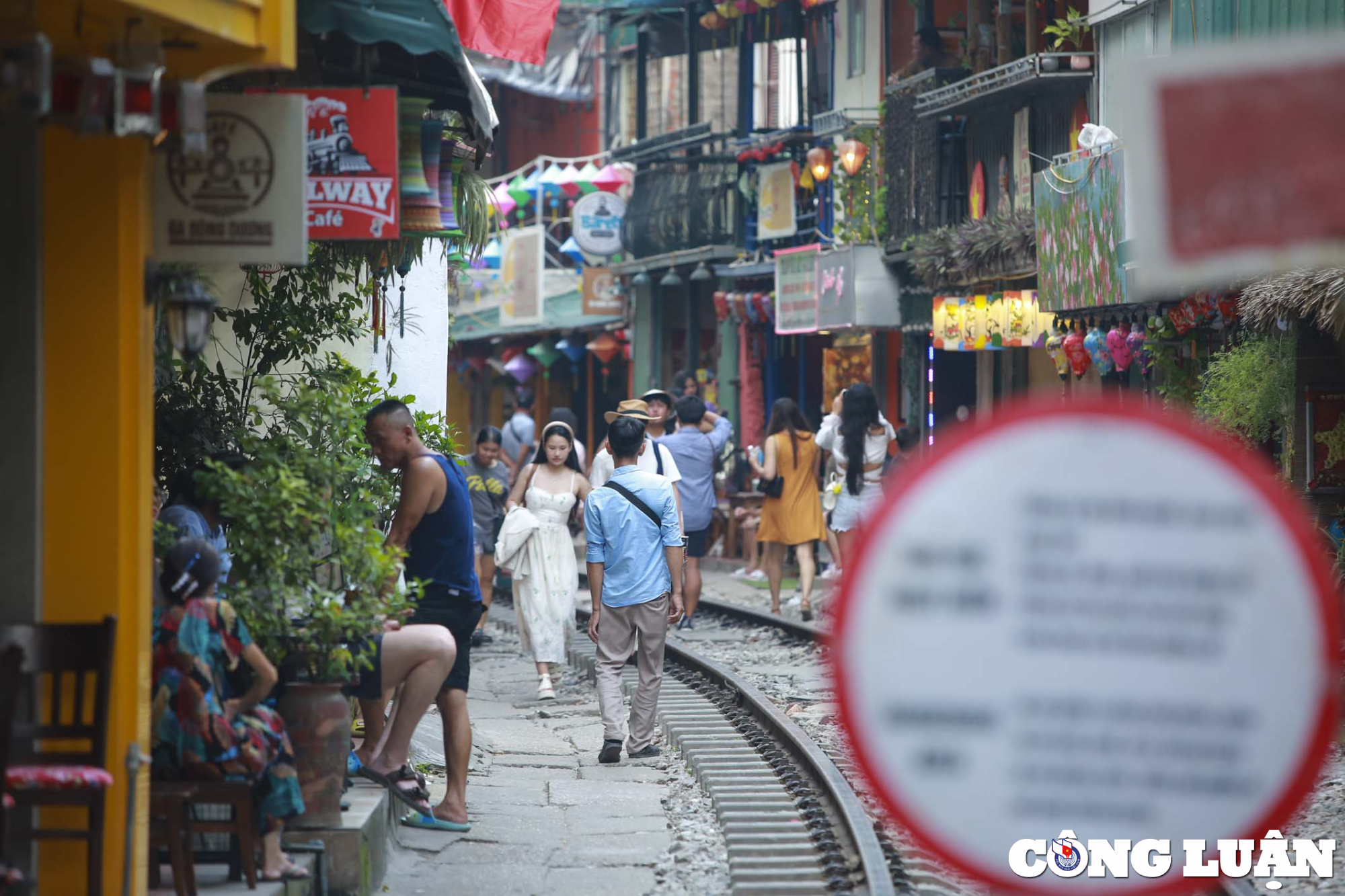 ca phe duong tau nhon nhip nhu chua tung co lenh cam vi sao hinh 5