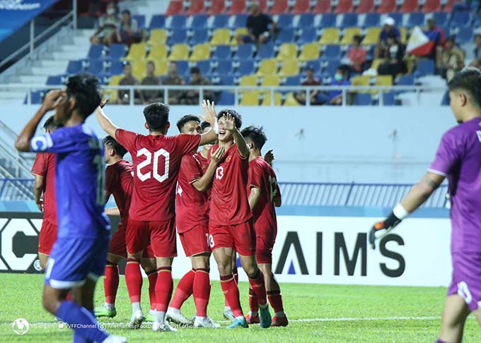 thang philippines 1 0 doi tuyen u23 viet nam vao ban ket giai u23 dong nam a hinh 1