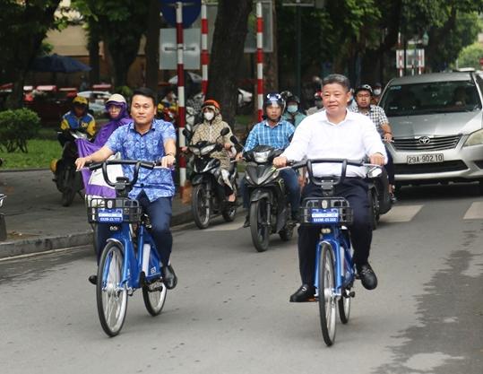 ha noi chinh thuc dua vao hoat dong dich vu xe dap cong cong hinh 1