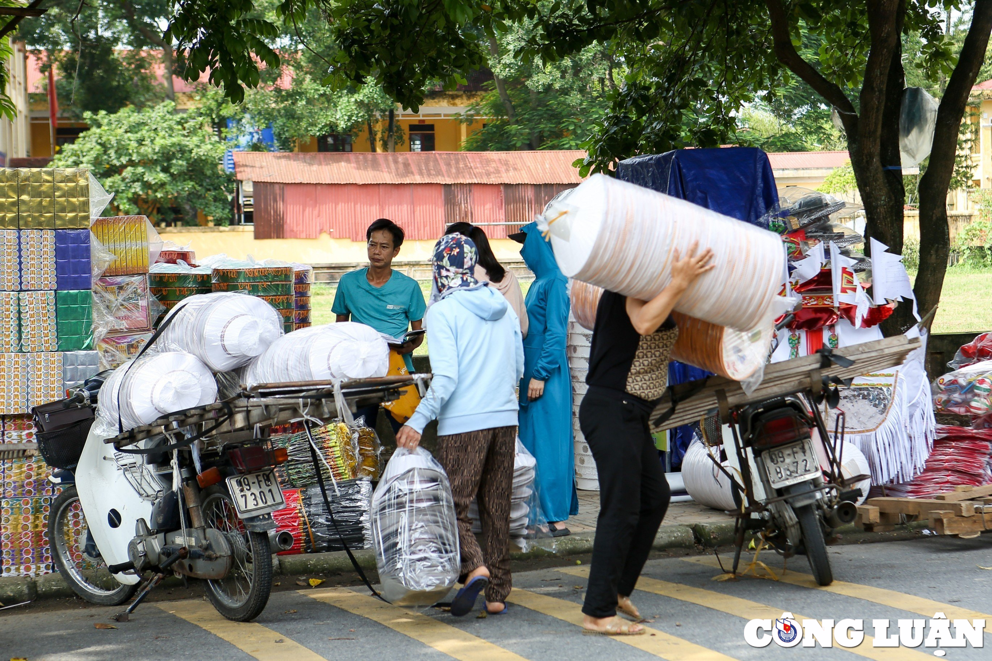 nguoi dan thu phu vang ma o bac ninh tat bat chuan bi cho ram thang 7 hinh 3