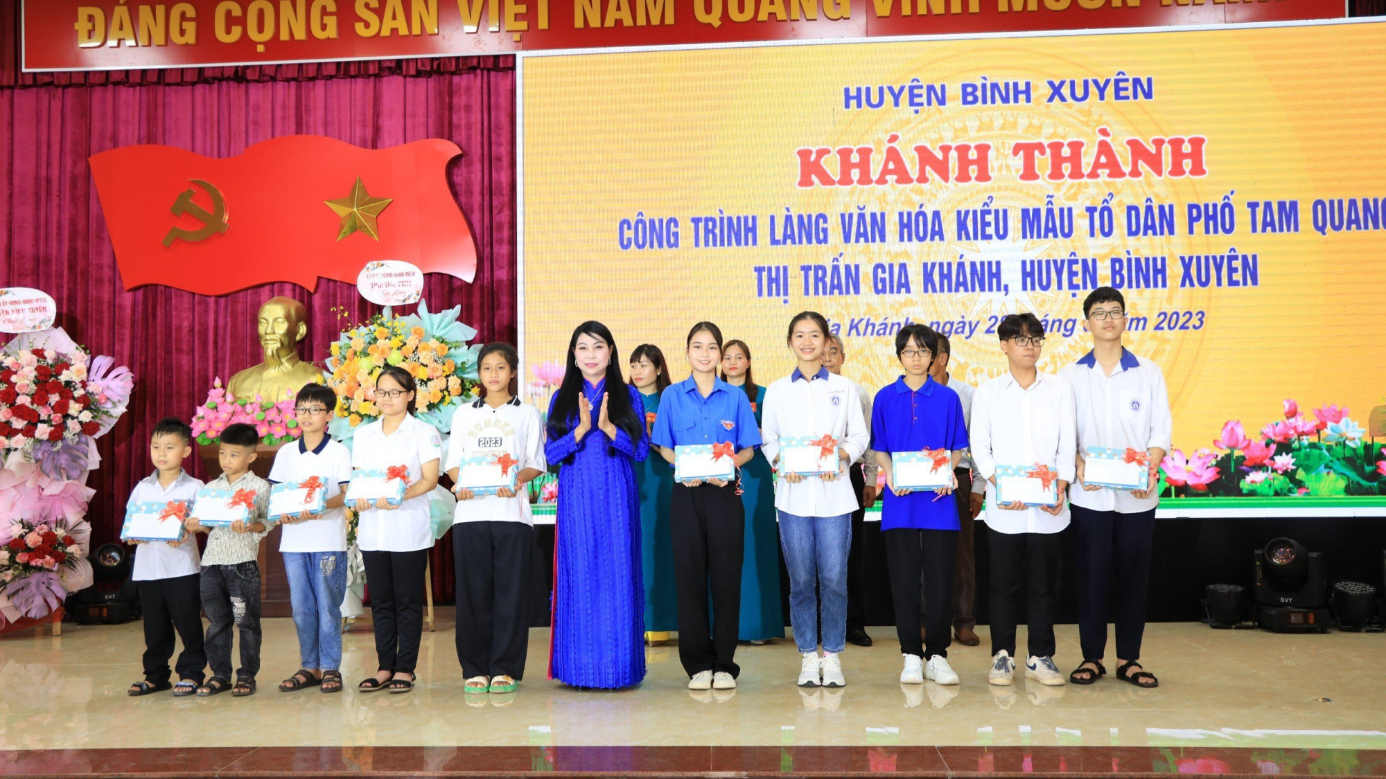 vinh phuc khanh thanh khu thiet che van hoa the thao lang van hoa kieu mau to dan pho tam quang thi tran gia khanh hinh 3