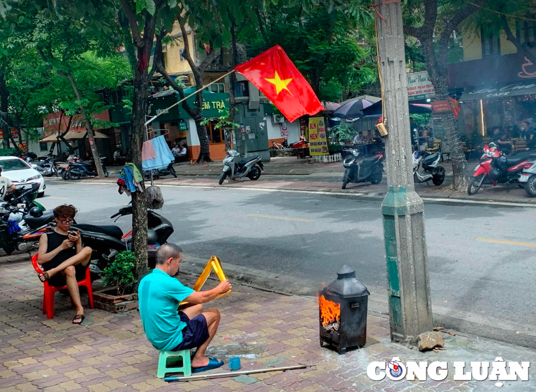 nguoi dan ha noi dot vang ma ben le duong truoc ram thang 7 hinh 1