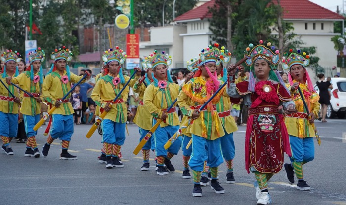 an tuong le hoi duong pho sac mau binh thuan hinh 3