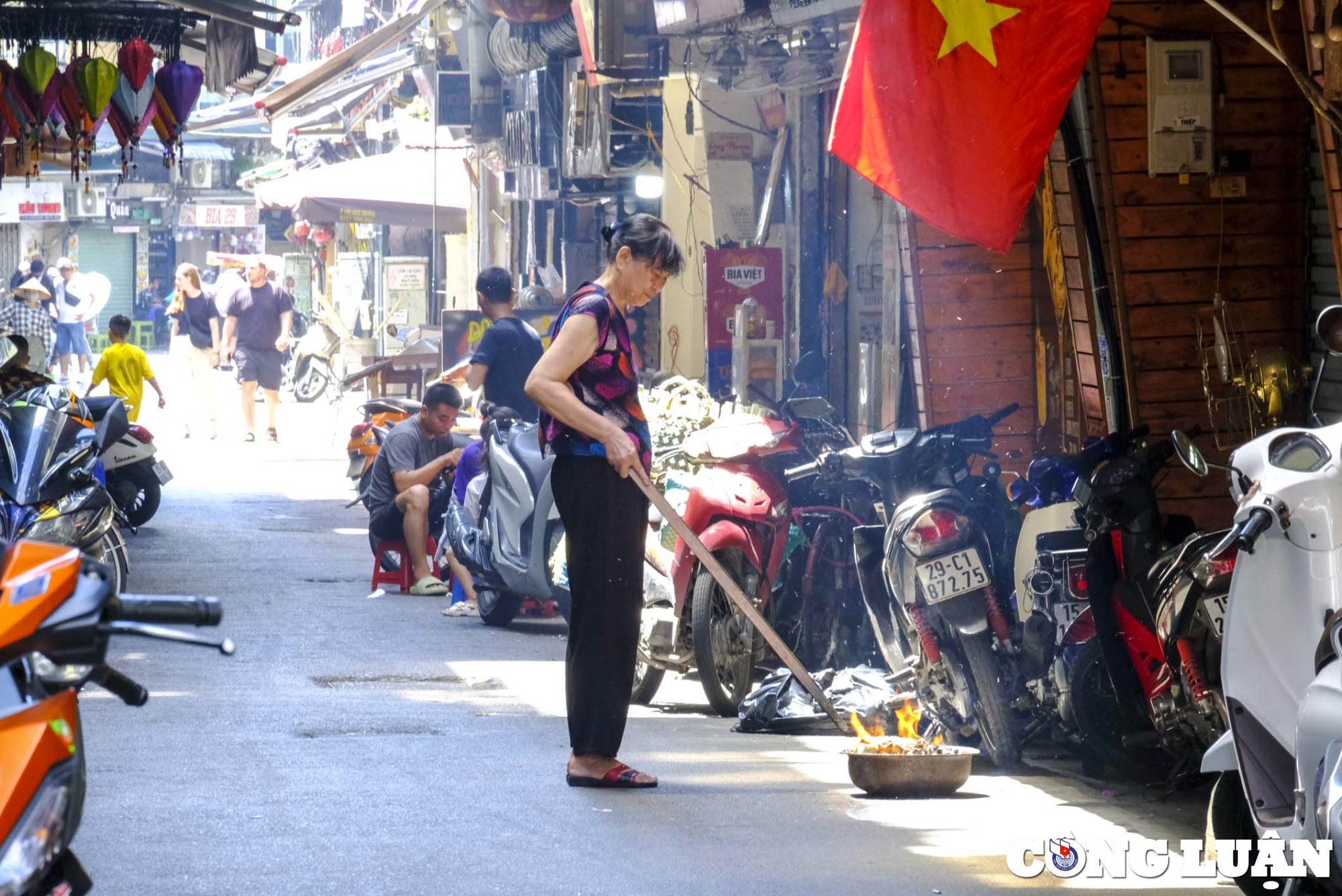 ha noi nhieu tuyen pho mu mit khoi do tuc dot vang ma ngay ram thang 7 hinh 8