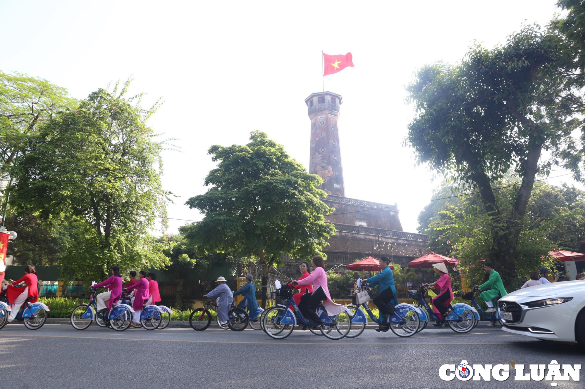 ao dai ket noi du lich va di san hinh 18