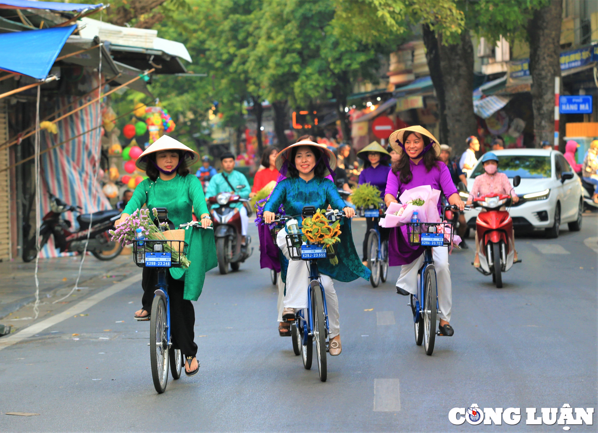 ao dai ket noi du lich va di san hinh 10