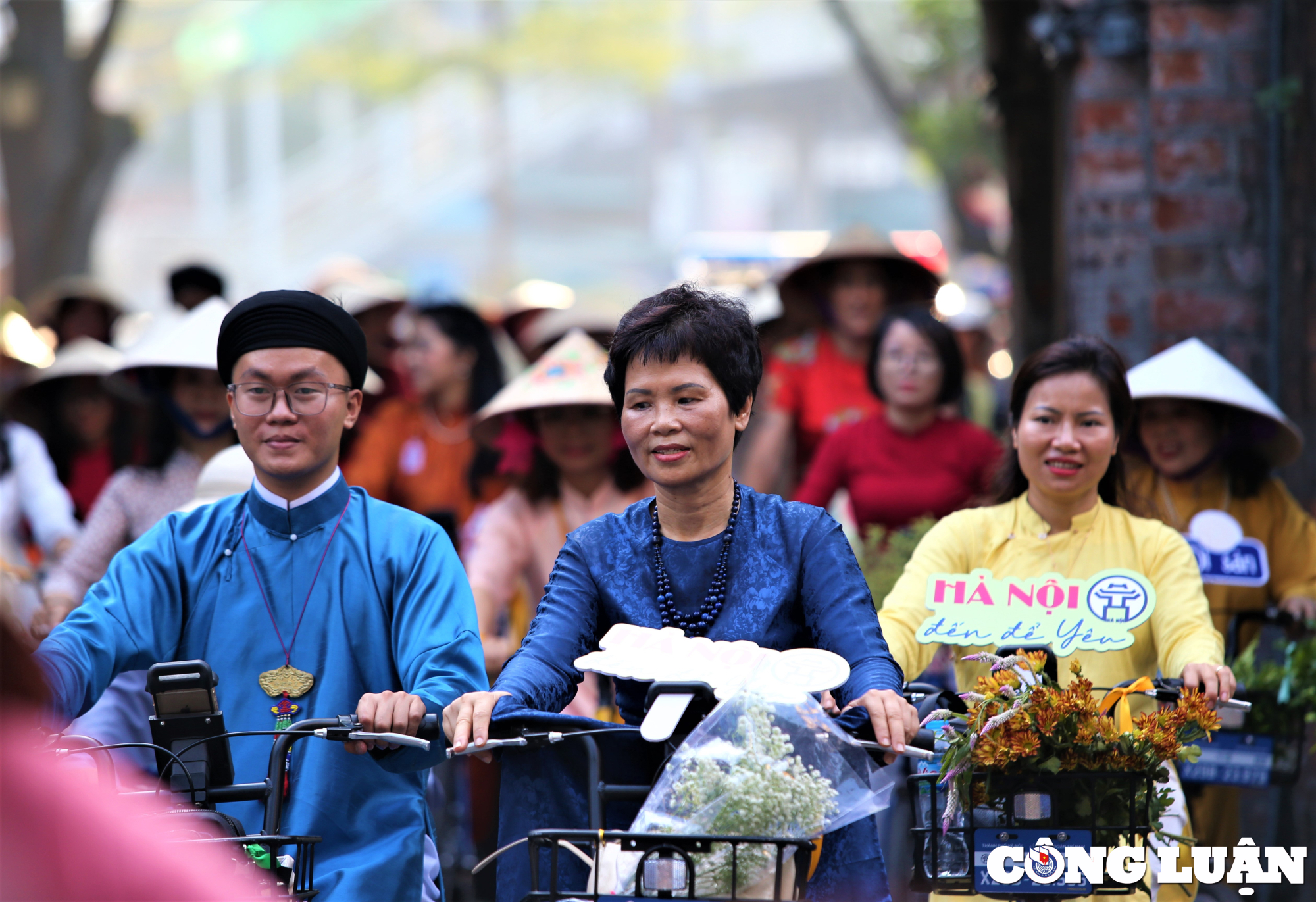 ao dai ket noi du lich va di san hinh 17