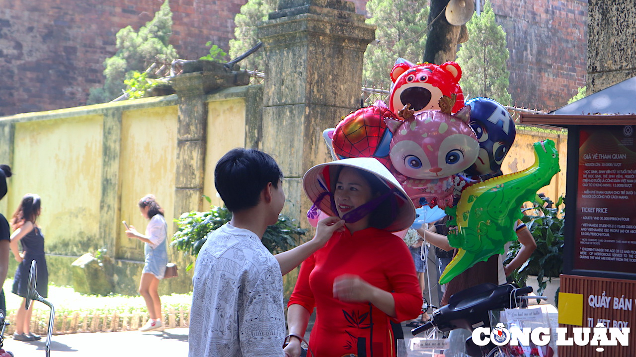 pho phuong ha noi dong nghit nguoi check in ngay dau ky nghi le 2 9 hinh 3