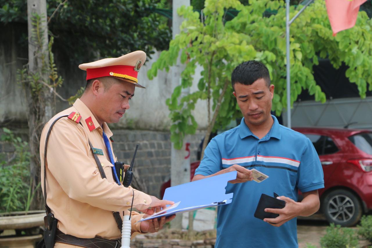 hoa binh thanh lap to tuan tra dac biet xu phat vi pham dip quoc khanh hinh 1