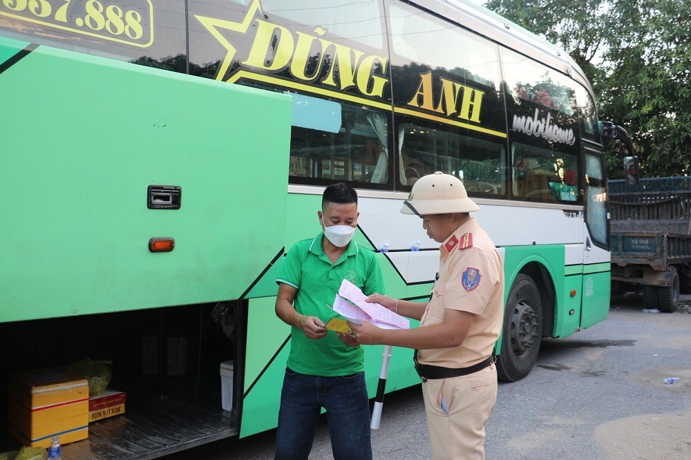 csgt cac tinh bac mien trung xu ly nhieu truong hop vi pham an toan giao thong dip nghi le 2 9 hinh 1