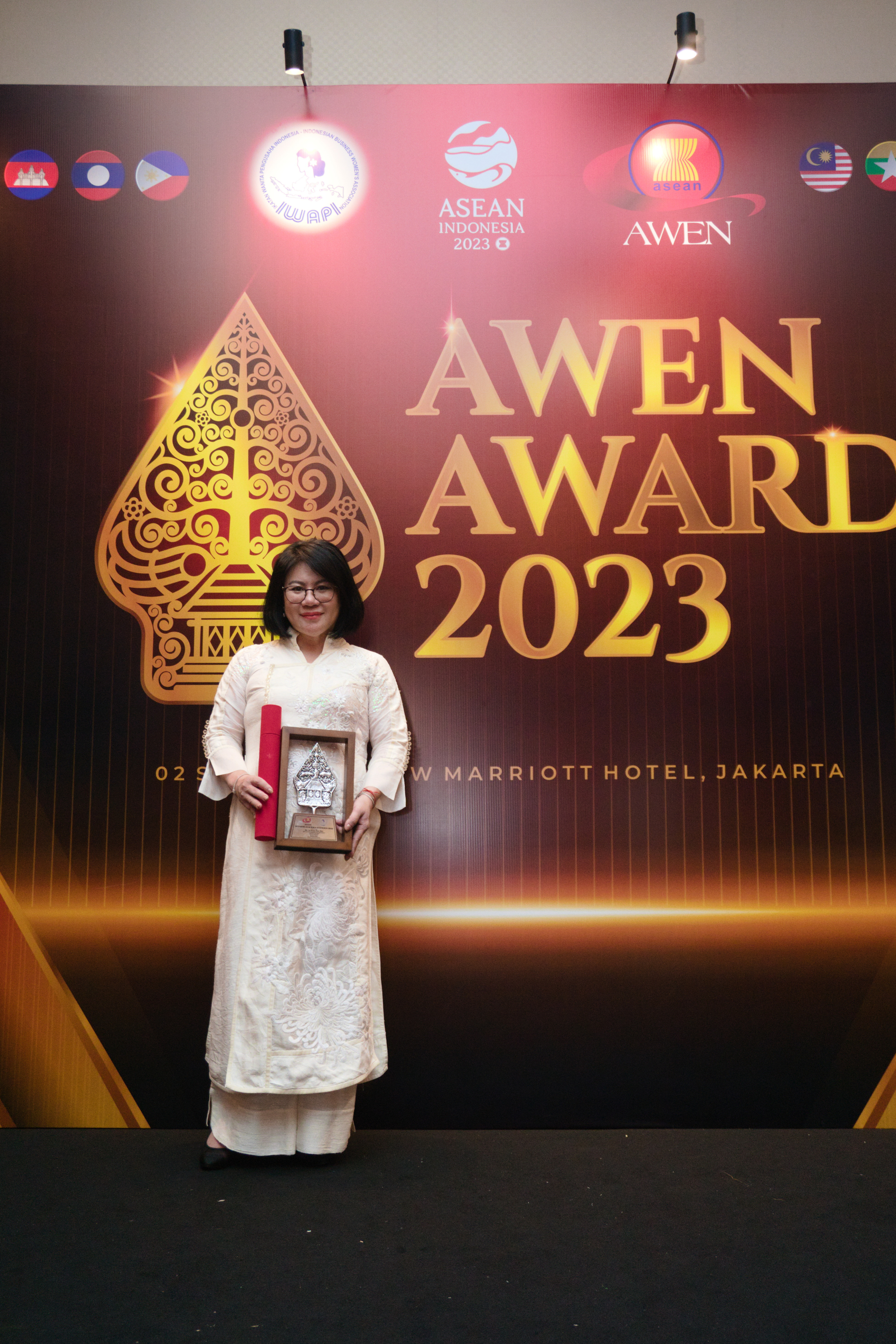 tong giam doc hanel duoc vinh danh nu doanh nhan asean awen award 2023 hinh 2