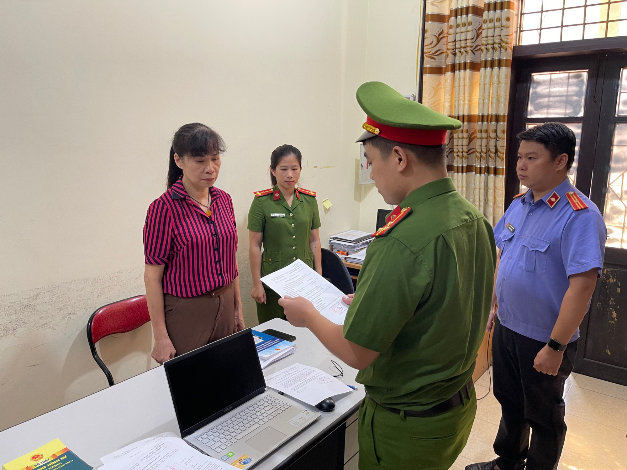 khoi to bi thu dang uy va cap duoi trong vu sat lo ke lam chet 3 nguoi tai phuong duyet trung hinh 1