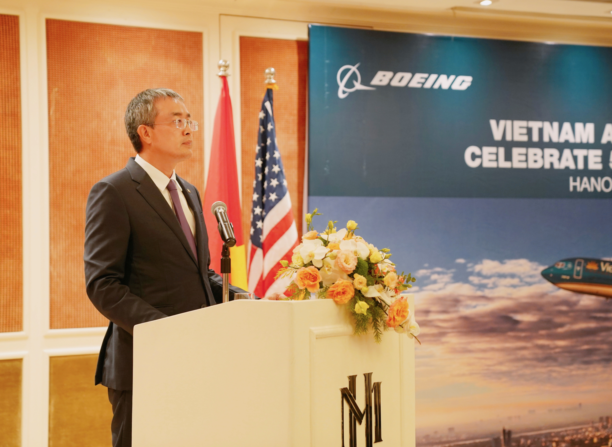 boeing ban 50 may bay 737 max cho vietnam airlines hinh 1