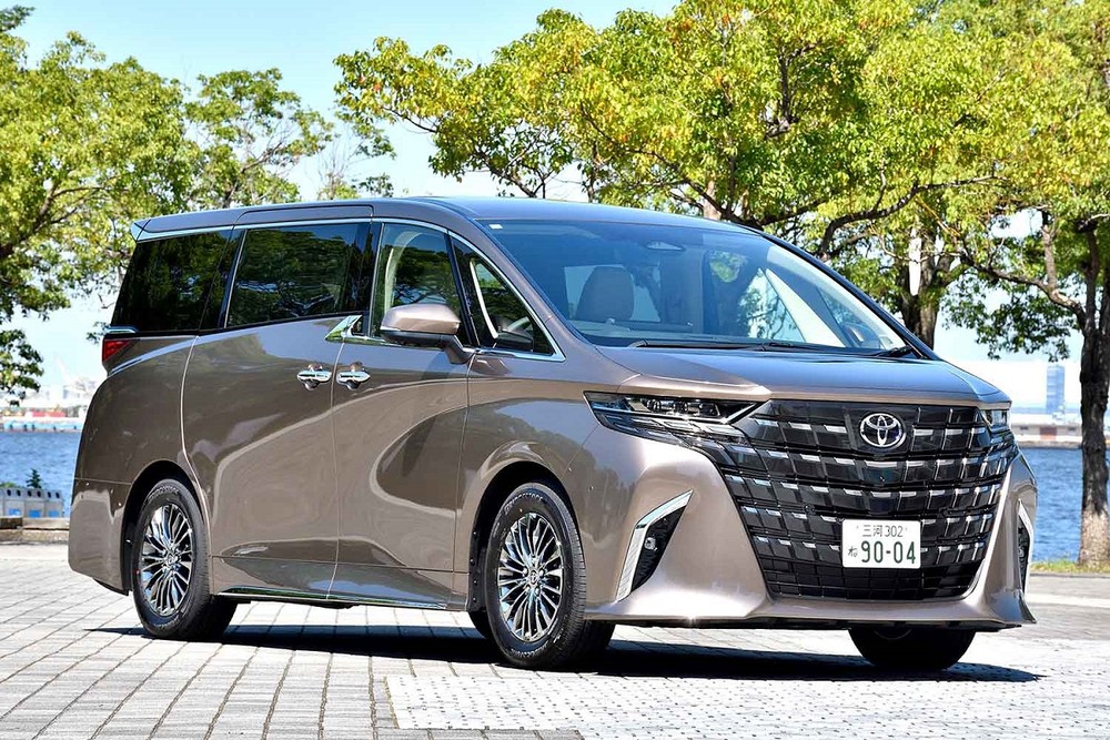 chuyen co mat dat toyota alphard 2024 chay hang dai ly phai ngung nhan coc hinh 4