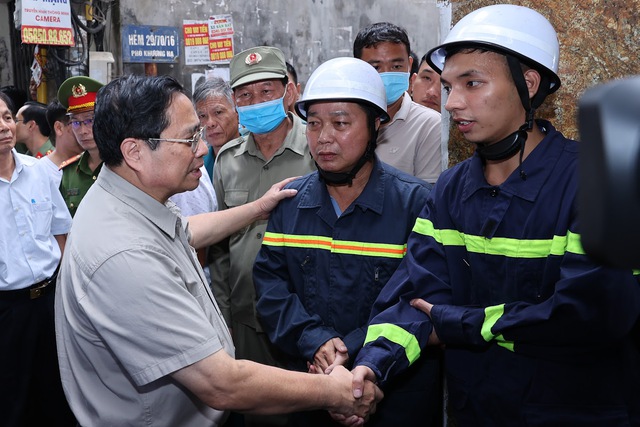 thu tuong pham minh chinh thi sat hien truong vu chay chung cu dac biet nghiem trong tai ha noi hinh 4