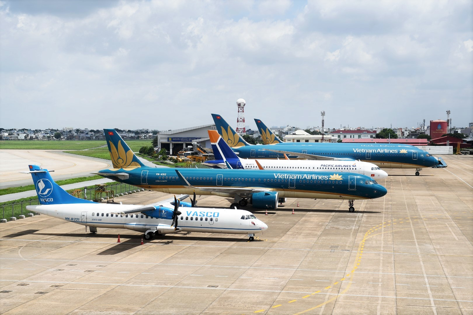vietnam airlines mo ban ve tet nguyen dan giap thin nam 2024 hinh 1