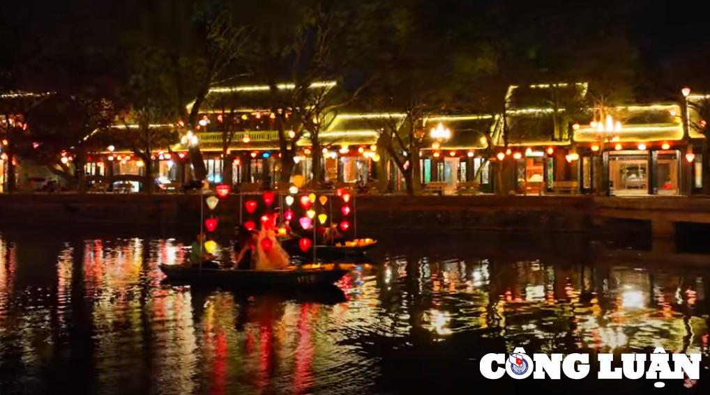 pho co hoa lu ninh binh  diem hen van hoa hap dan ngay long thanh pho hinh 2