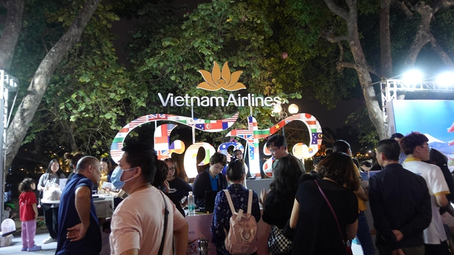 vietnam airlines festa experience day tran ngap ve uu dai bay quoc te hinh 1