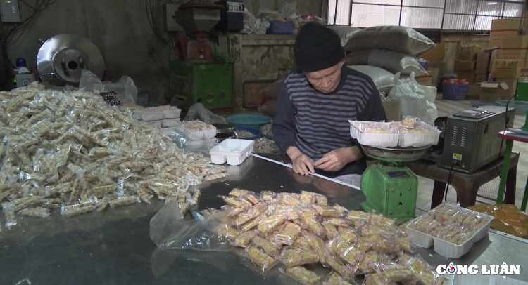 banh cay lang nguyen  dac san am thuc que lua chi hai nam tan hinh 2