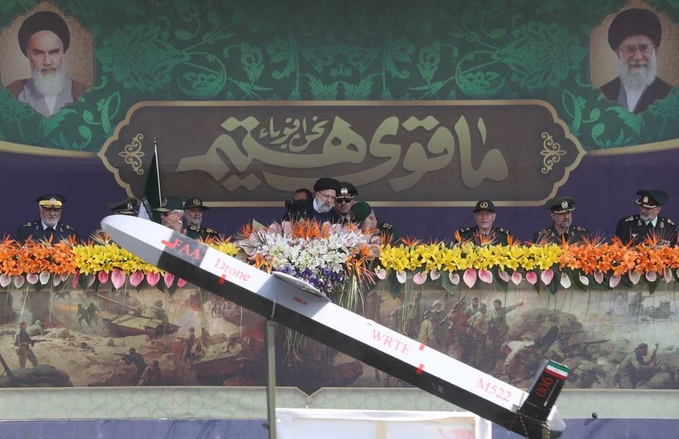 iran trinh lang uav tam xa nhat the gioi trong le duyet binh hinh 5