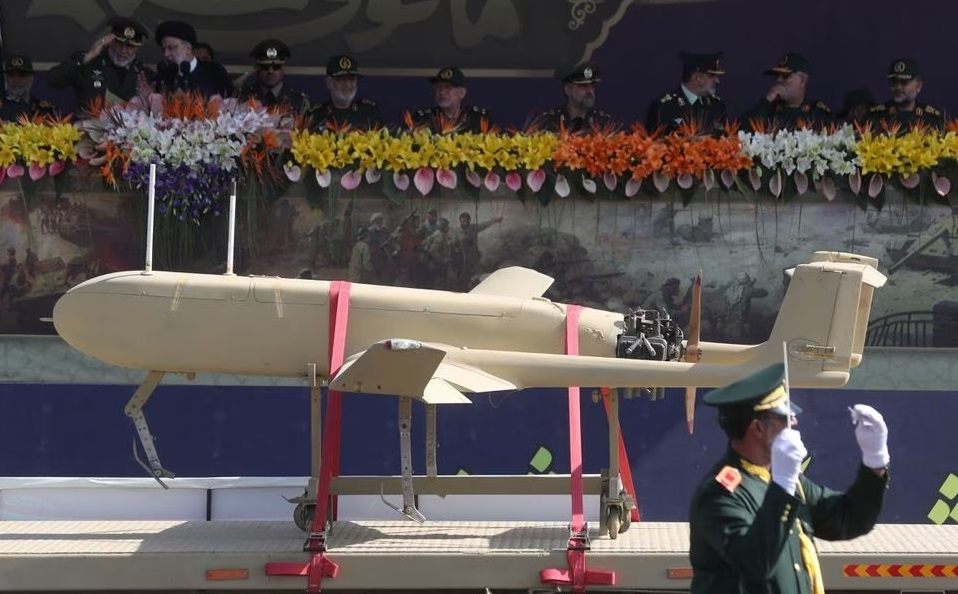 iran trinh lang uav tam xa nhat the gioi trong le duyet binh hinh 6