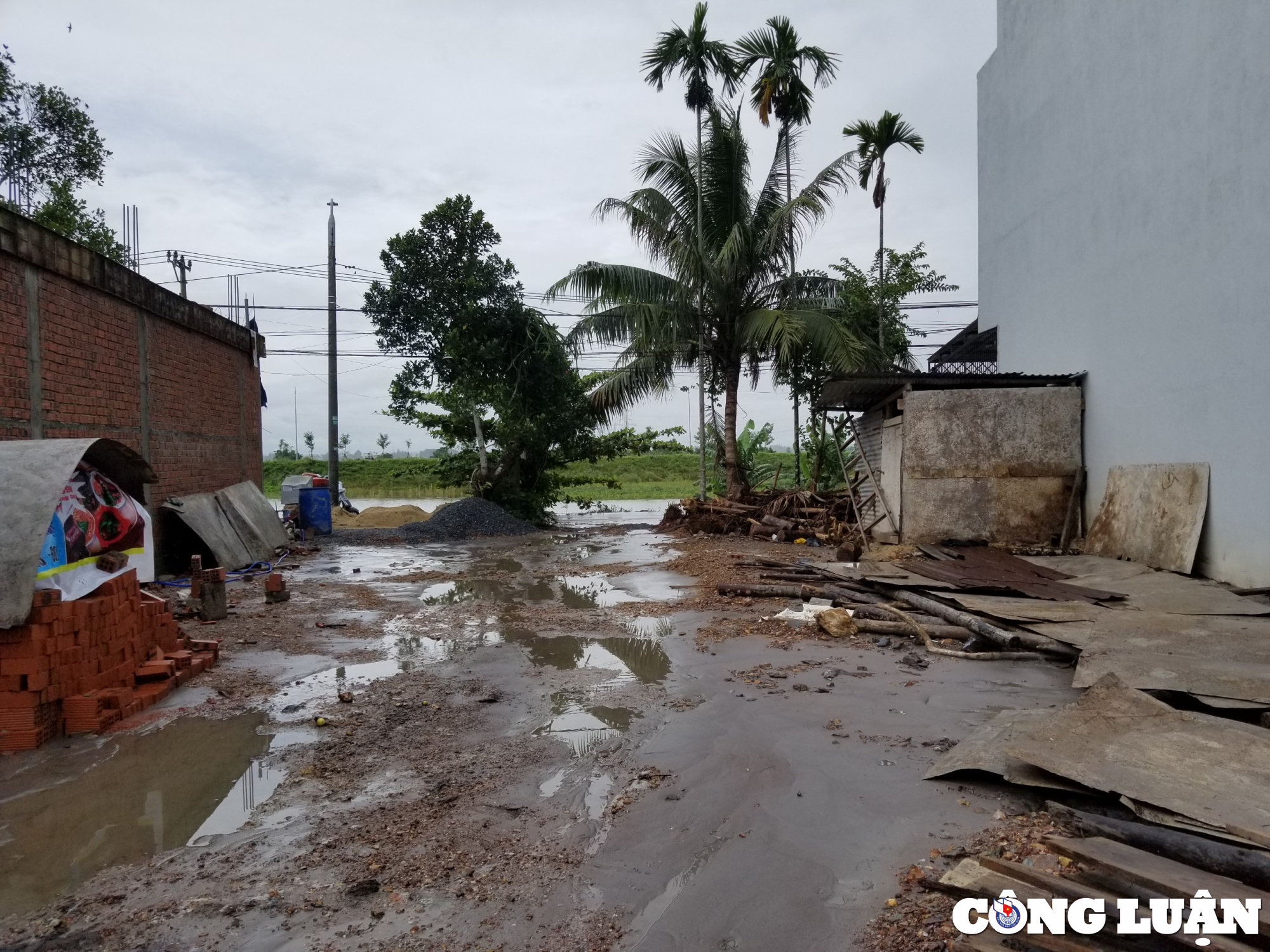 da nang bun dat tu cum cong nghiep cam le tran vao khu dan cu hinh 5