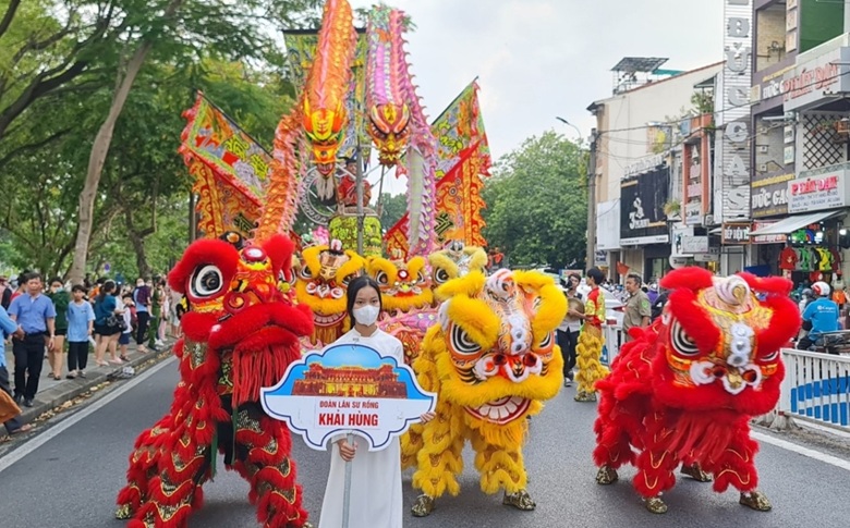 hoi den long va le hoi quang dien lan su rong tp hue tam hoan do mua lon hinh 1