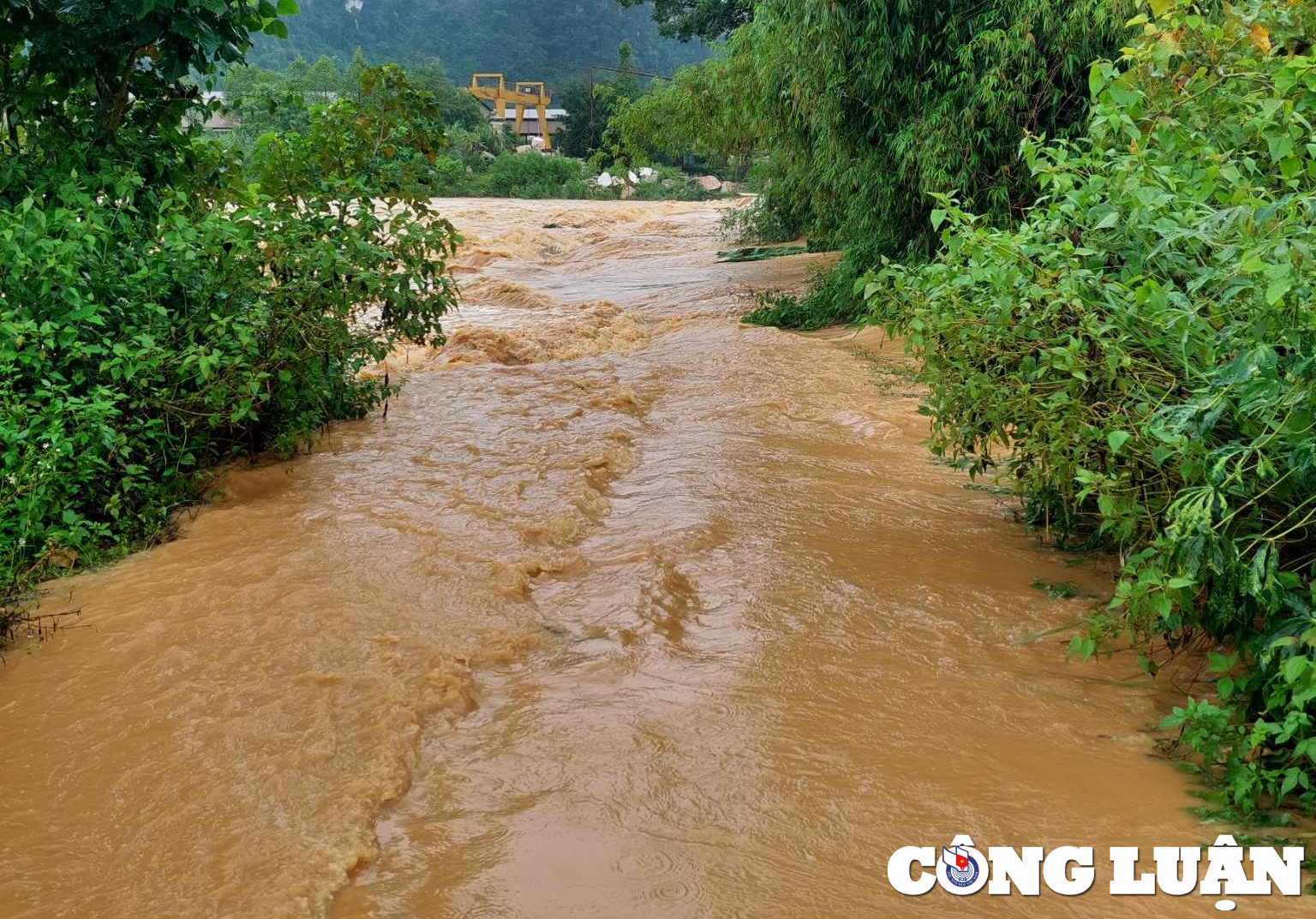 chu dong khan cap ung pho mua lon lu lut tai cac tinh mien trung hinh 1