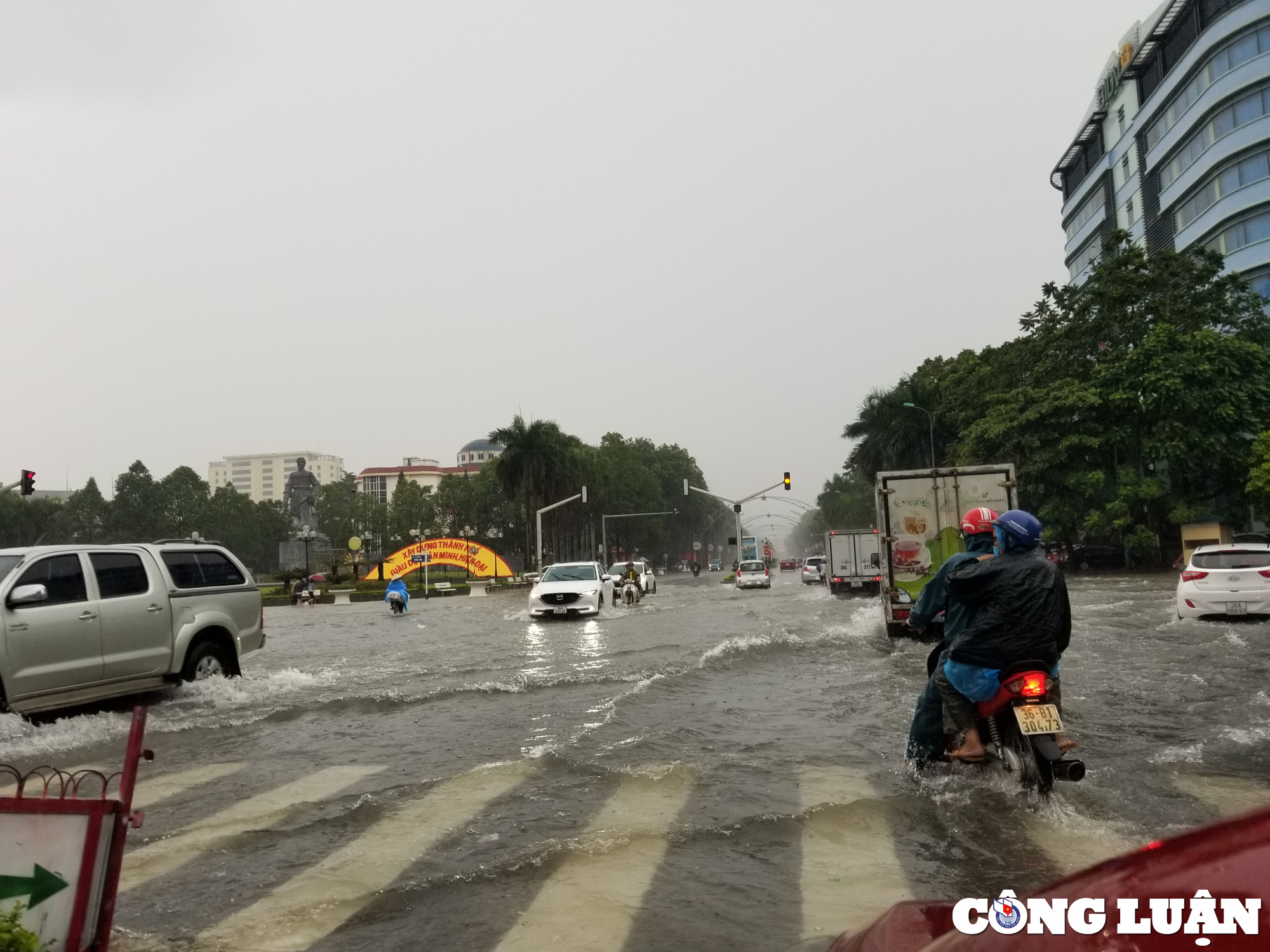 thanh hoa mua lon keo dai khien nhieu tuyen duong bi ngap sau hinh 2