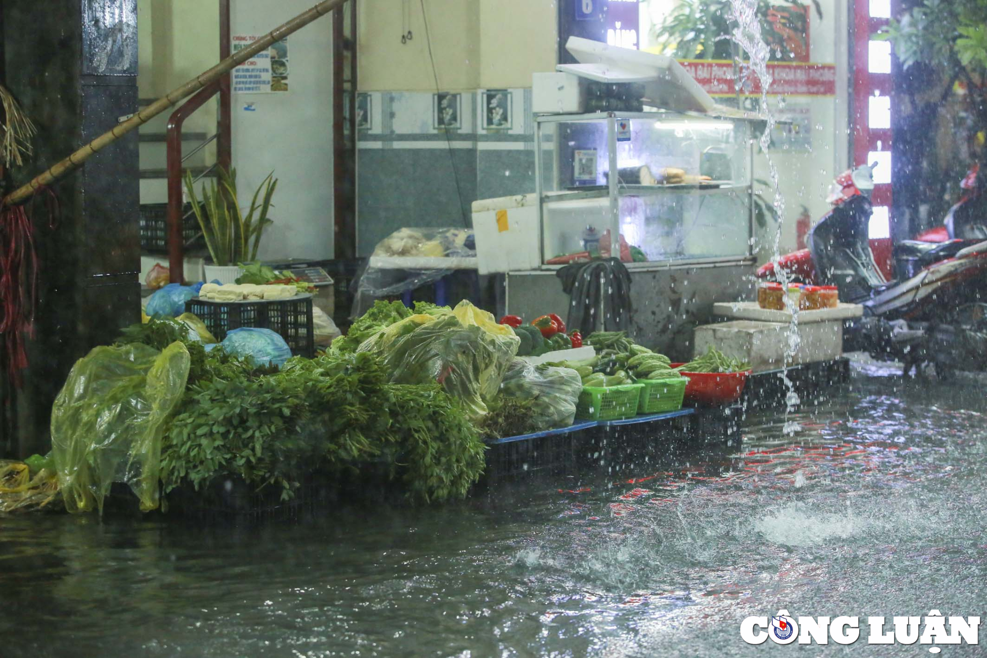 ha noi mua lon nhieu tuyen duong chim trong bien nuoc hinh 9