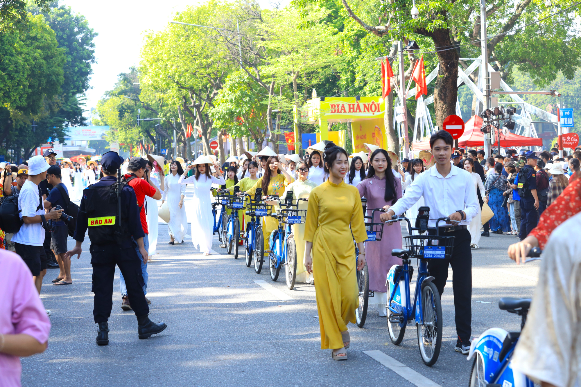 tung bung su kien carnaval thu ha noi nam 2023 hinh 12