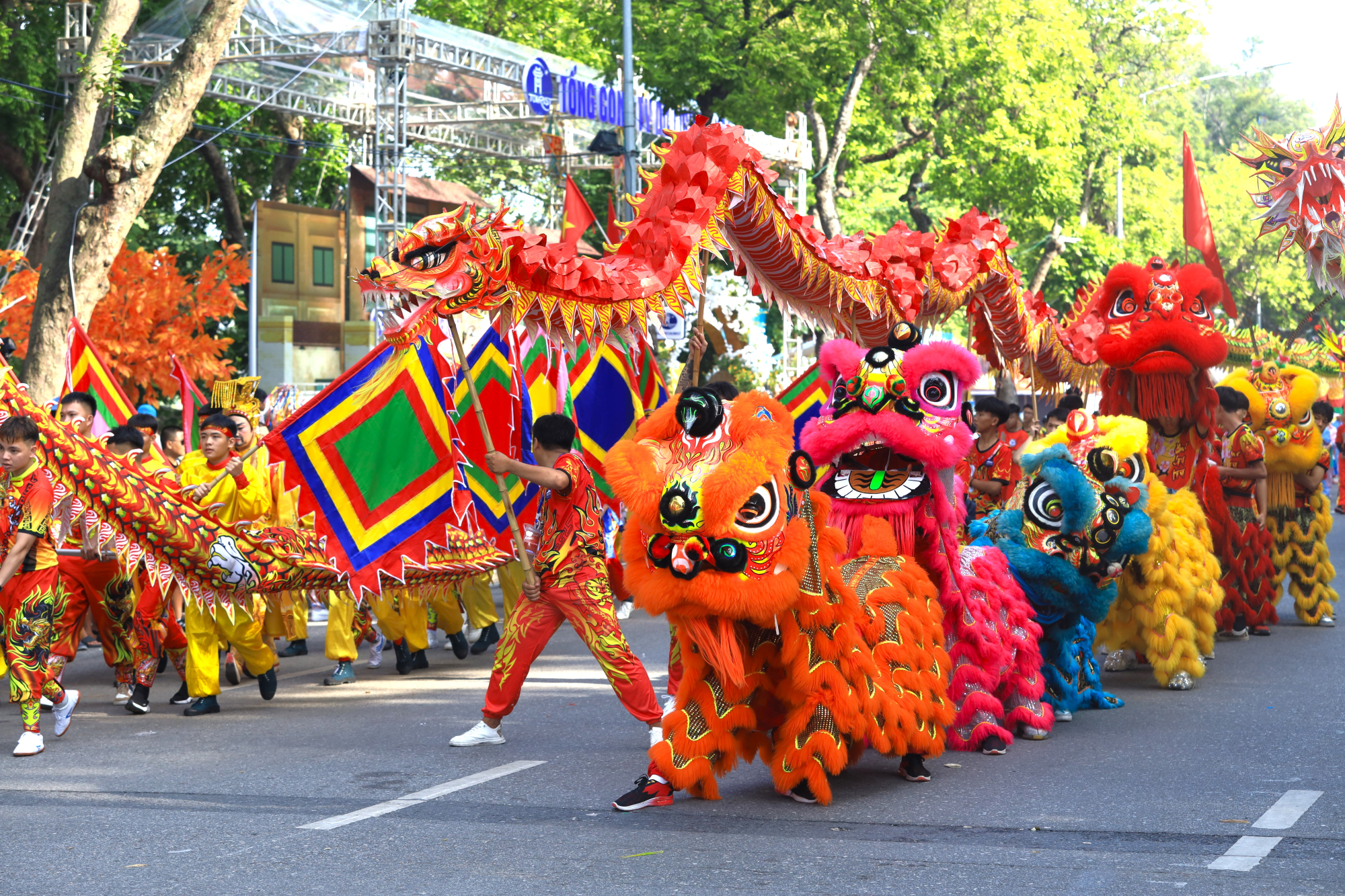 tung bung su kien carnaval thu ha noi nam 2023 hinh 21