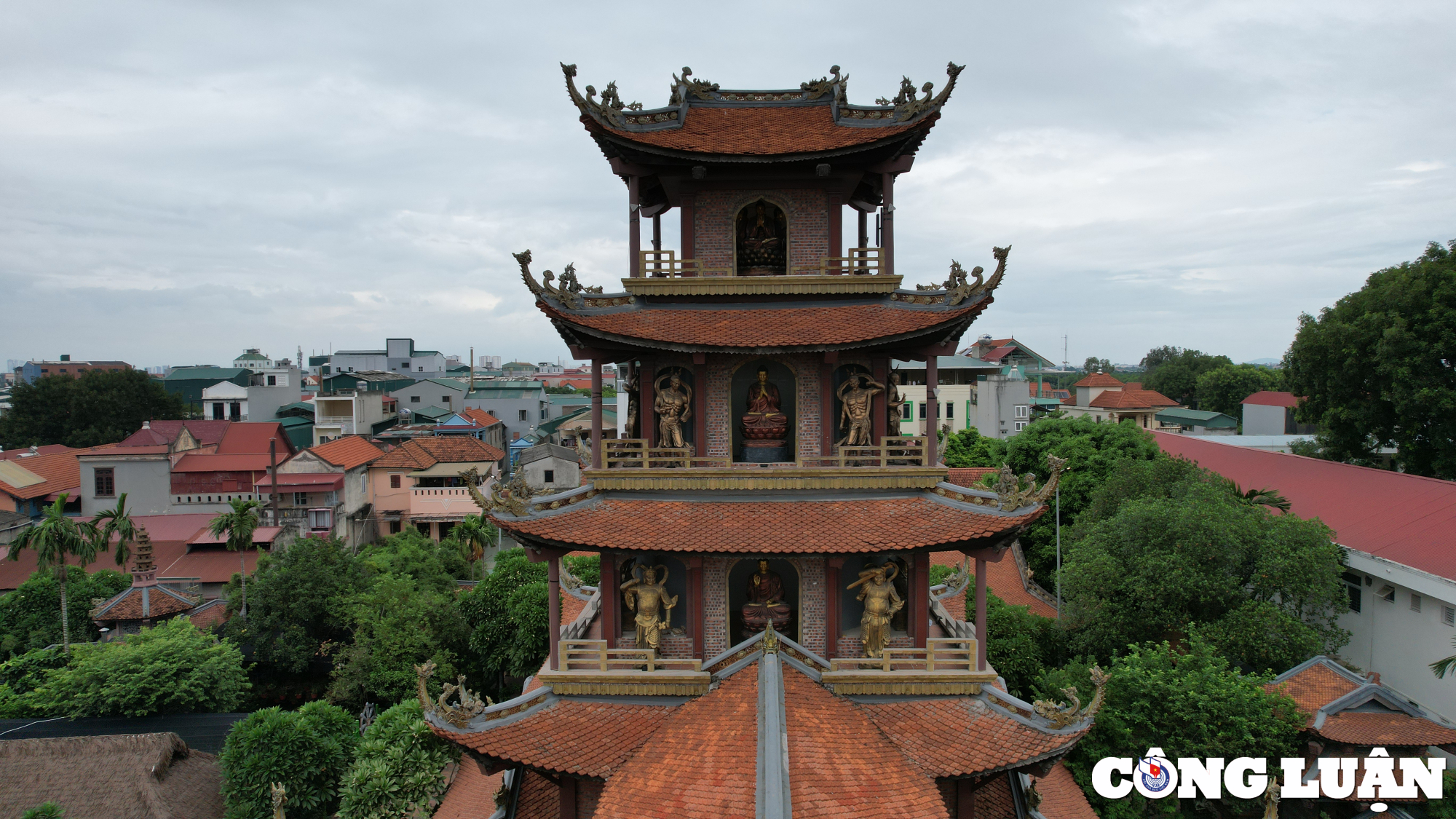 chiem nguong khong gian ngoi chua gom su doc nhat o bat trang hinh 12