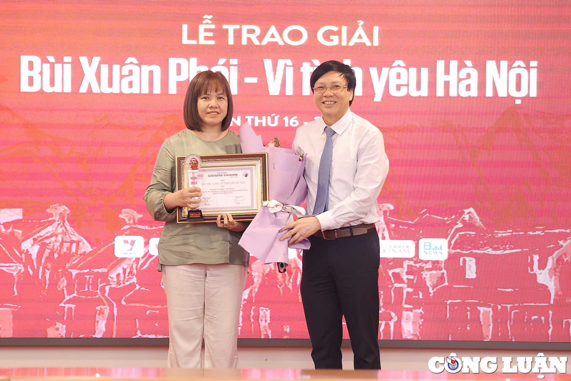 giai thuong bui xuan phai vi tinh yeu ha noi 2023 giai thuong lon duoc trao cho nsnd dang nhat minh hinh 4