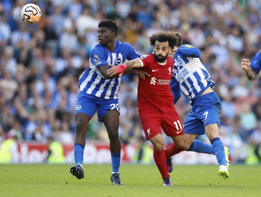 salah lap cu dup liverpool van chia diem trong tiec nuoi voi brighton hinh 1