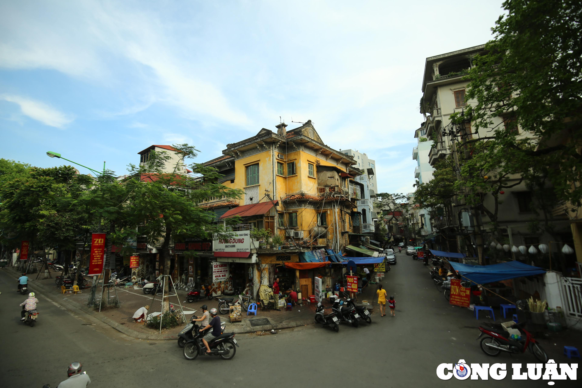 trai nghiem di xe buyt 2 tang ngam mua thu ha noi hinh 12