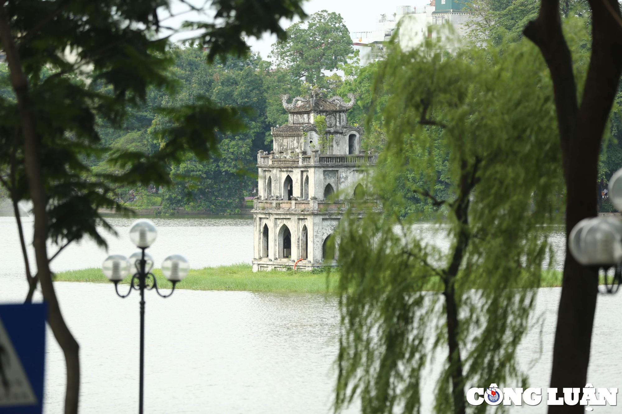 trai nghiem di xe buyt 2 tang ngam mua thu ha noi hinh 5