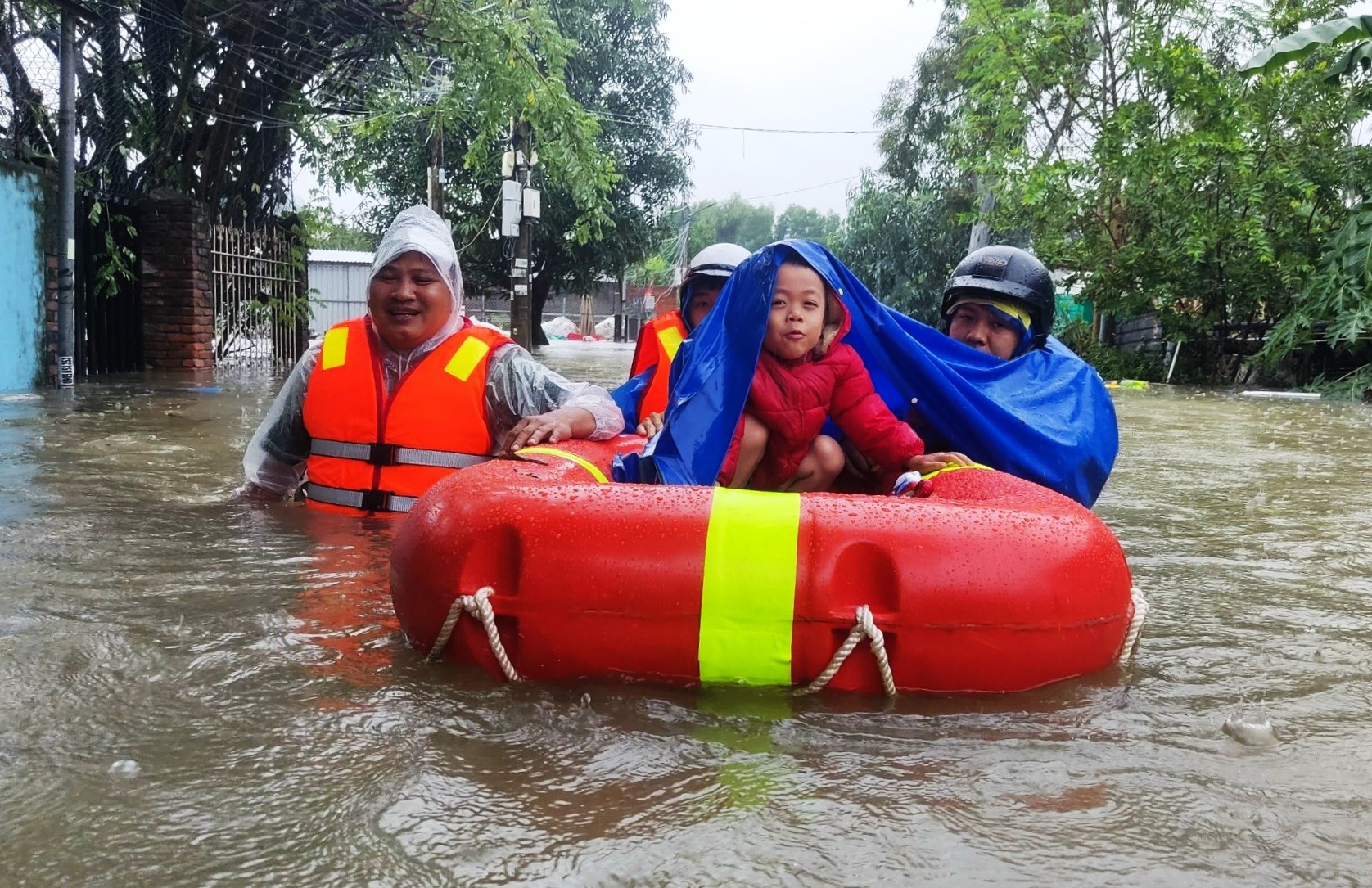 da nang nang muc canh bao tong luc so tan nguoi dan de doi pho voi dem ngap thu 2 hinh 1