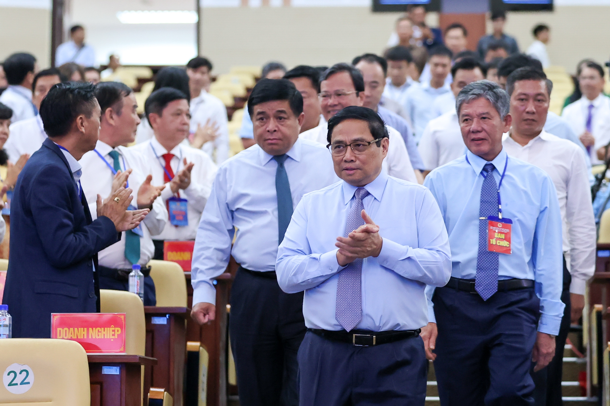 dau tu ha tang giao thong trong diem de xoay chuyen tinh the chuyen tu phat trien binh binh sang dot pha hinh 1