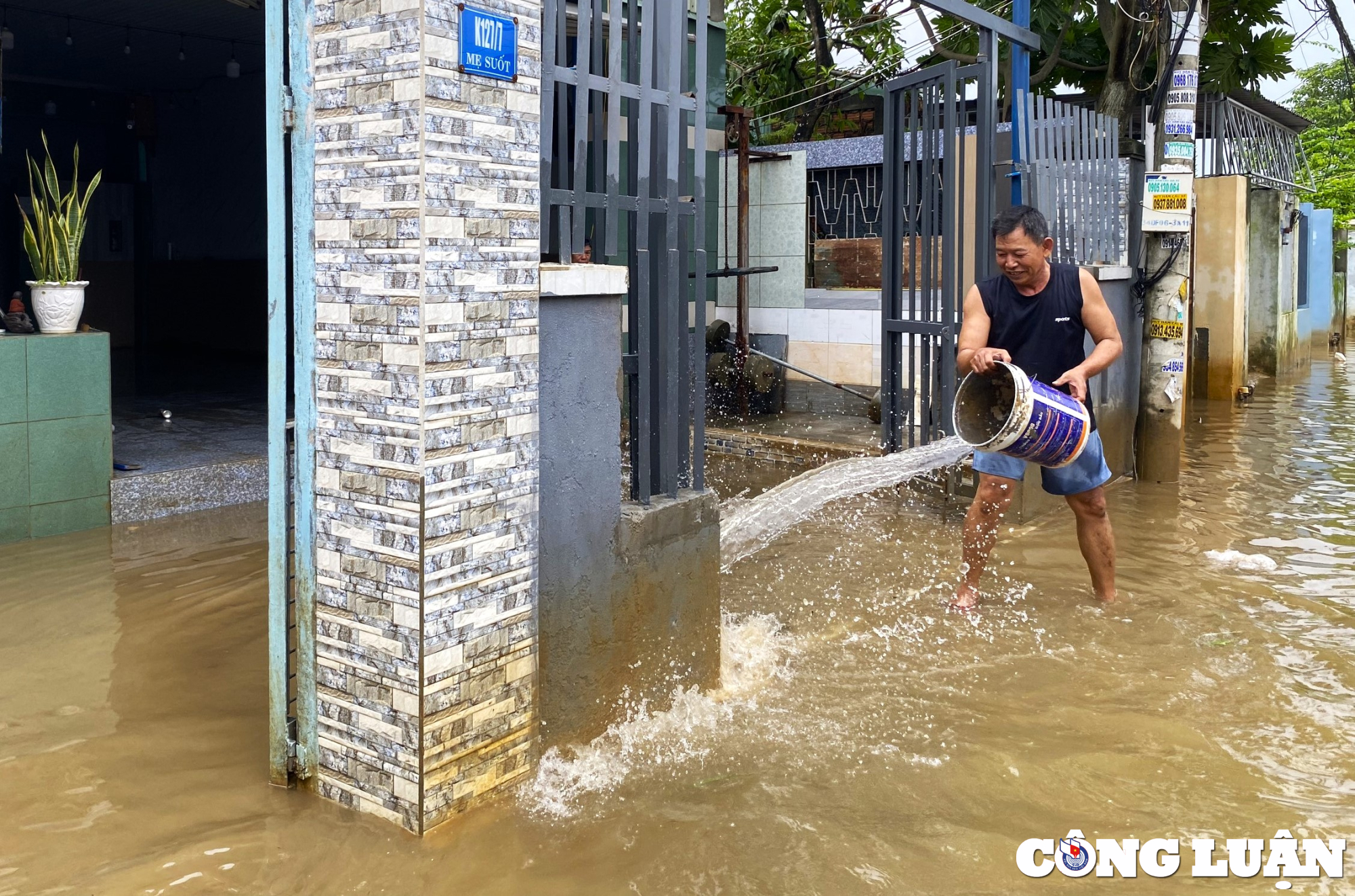 nuoc rut nguoi dan da nang kho so don dep ve sinh nha cua hinh 4