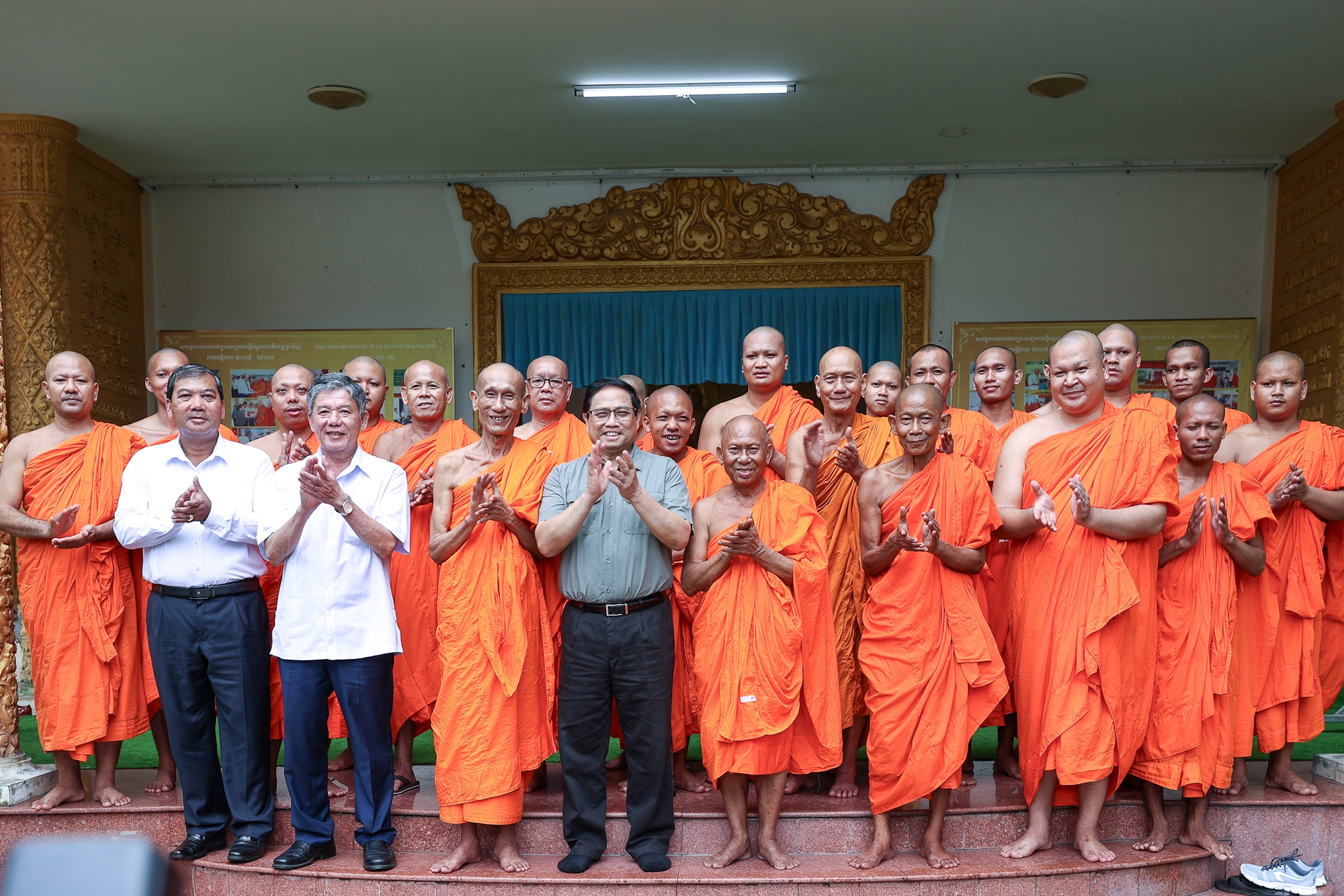 thu tuong pham minh chinh chuc mung le sene dolta cua dong bao khmer hinh 4