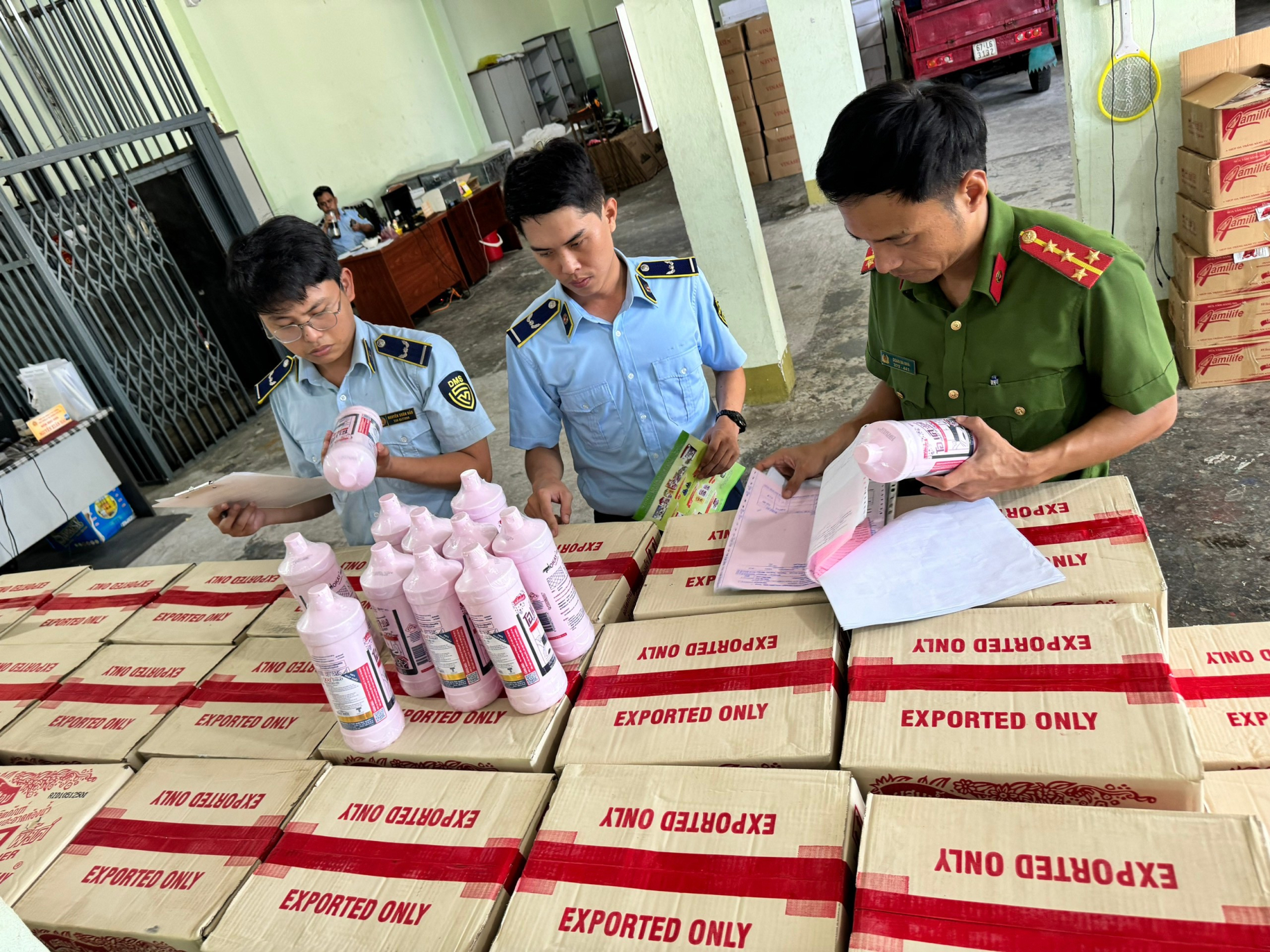 nhan cuoc goi la van chuyen nuoc tay bon cau gia lai xe doi mat voi an hinh su hinh 1