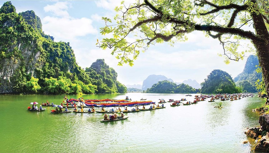 ninh binh don tren 586 trieu luot khach du lich trong 10 thang dau nam 2023 hinh 1