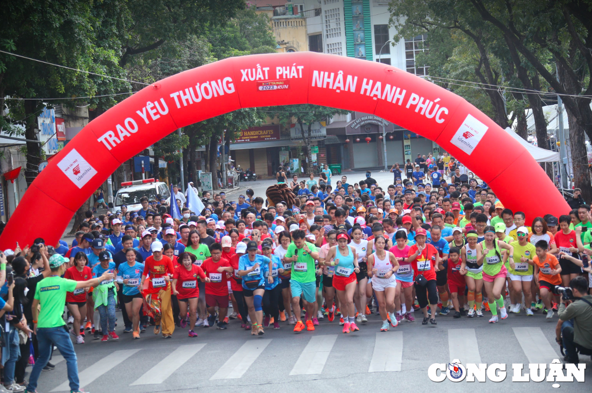 soi dong giai chay mottainai run 2023 giup do cac em nho co hoan canh kho khan hinh 1