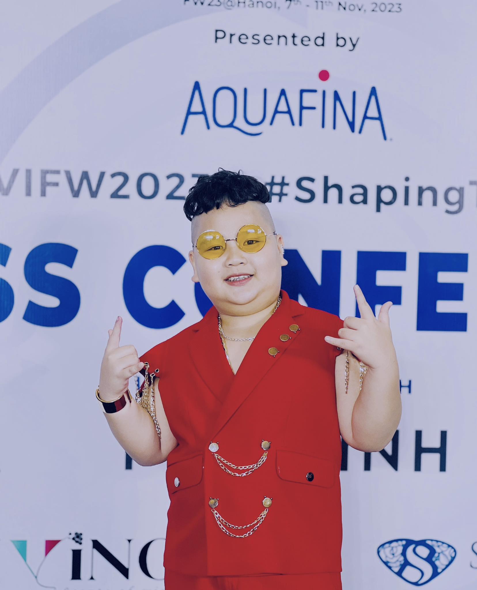 muoi dubai noi bat tai hop bao aquafina vietnam international fashion week fall winter 2023 hinh 7